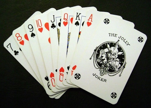 Mỗi người chơi sẽ được rút 13 lá bài